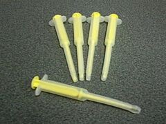 Pillenschieter plastic kat 5 stuks UITVERKOPEND